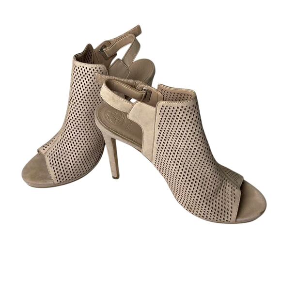 Guess Aubria Perforated Heels 10 Tan – Glam, Boho, Minimalist, Dressy - Picture 2 of 9